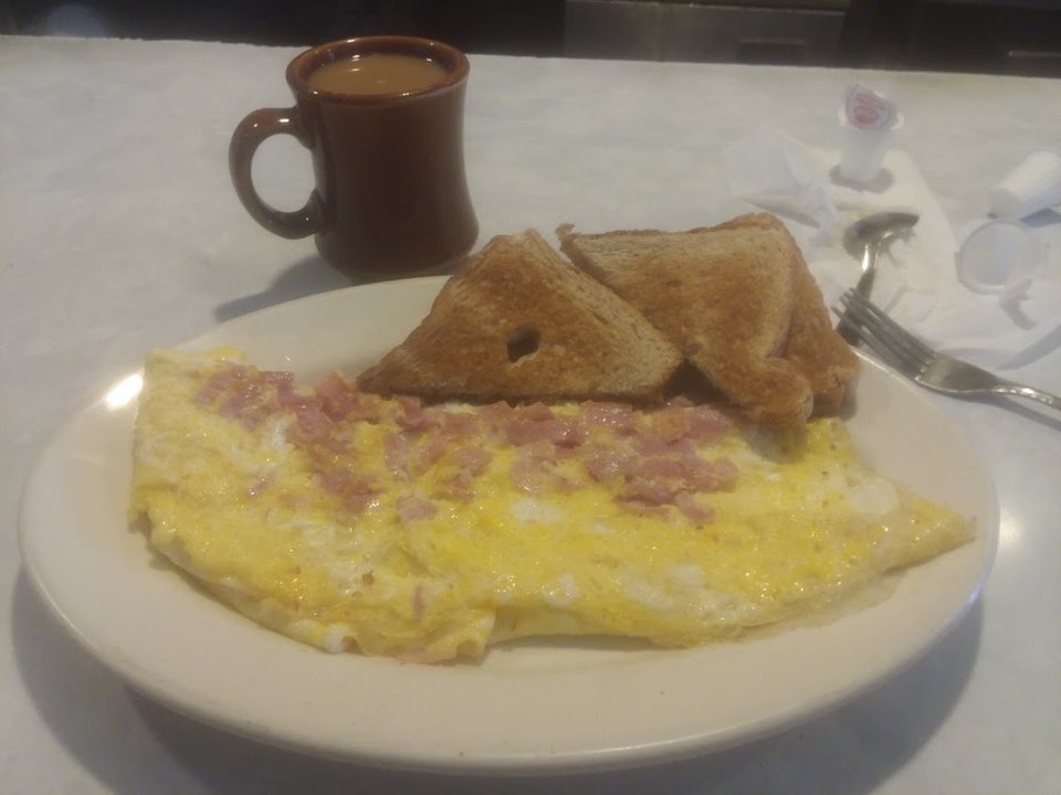 Ham and Cheese Omelet with Toast Super
